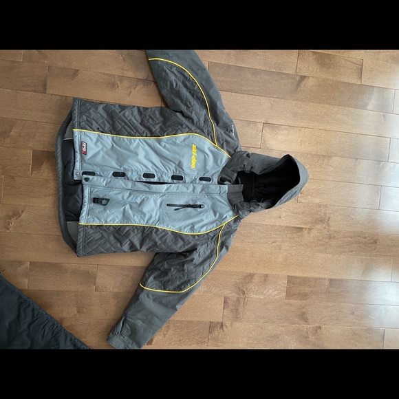 Skidoo RPM winter jacket size Large - Picture 3 of 4